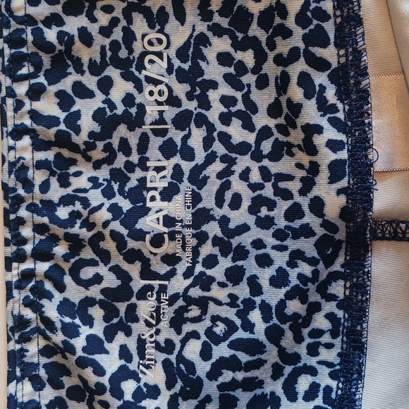 Blue Leppard Print Capri Active Pants - Picture 4 of 5